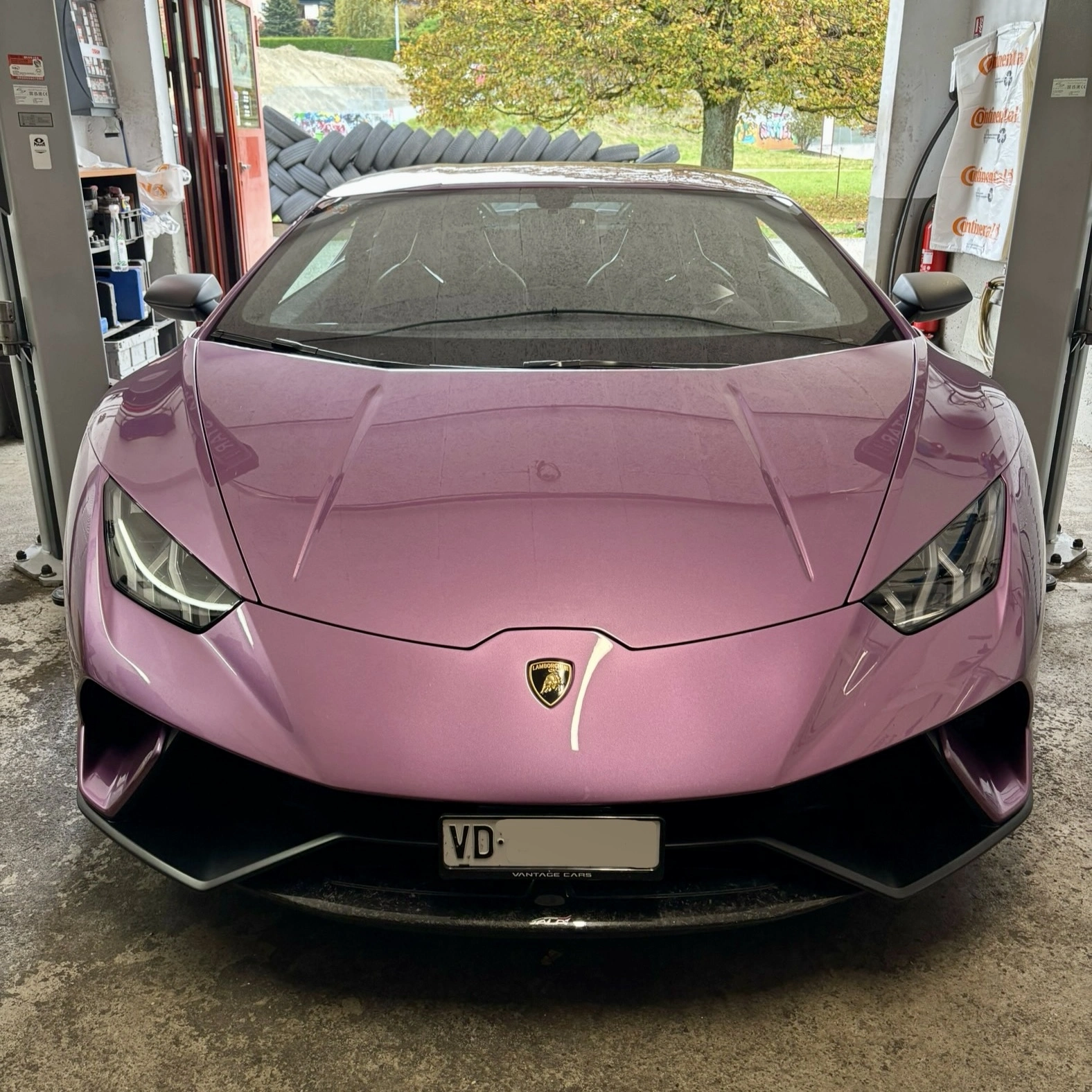 Pneus-Lamborghini-Lausanne